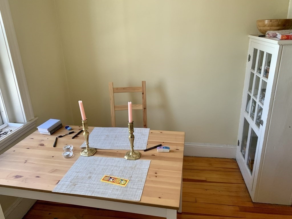 36 Linnaean St, Neighborhood Nine