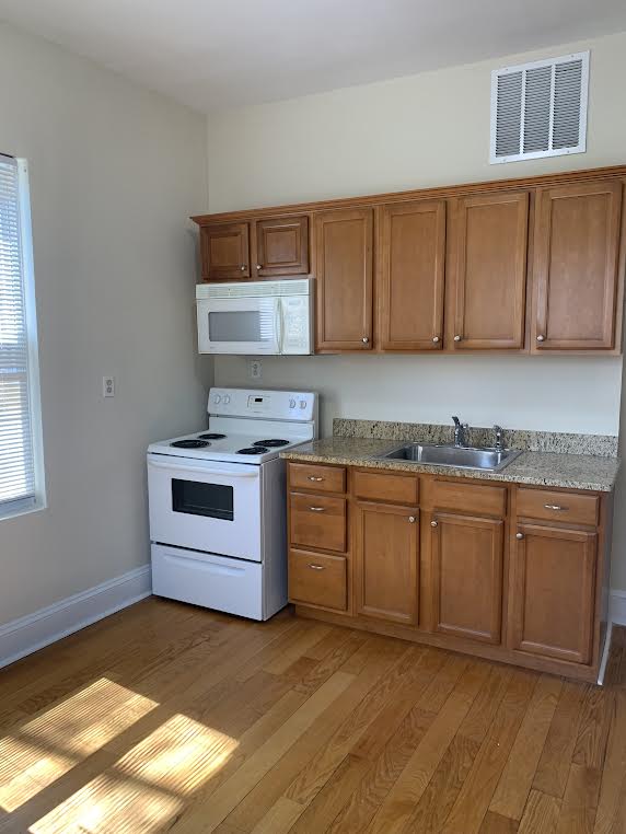 70 Strathmore Rd, Brighton