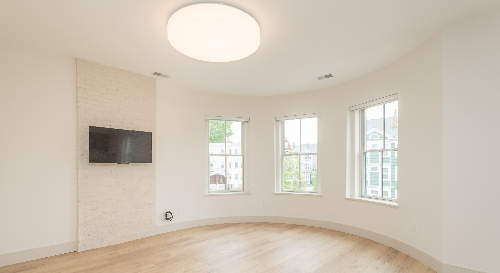 178 Saint Alphonsus St, Mission Hill