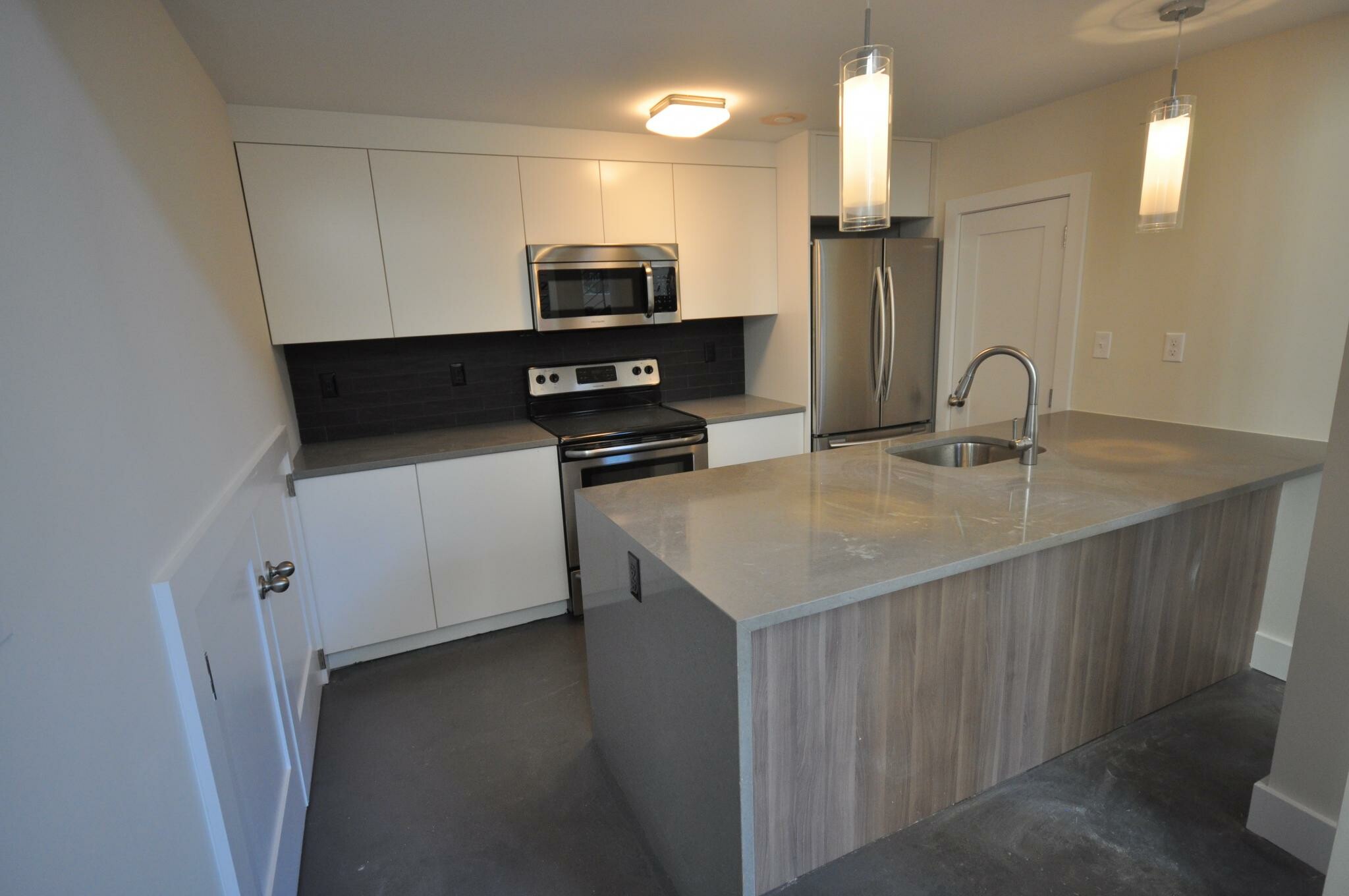 659 Massachusetts Ave, South End