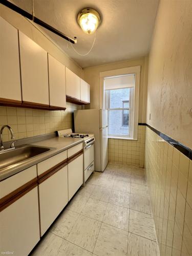 368 Riverway, Mission Hill