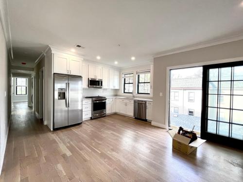 281.2 Lamartine St, Jamaica Plain