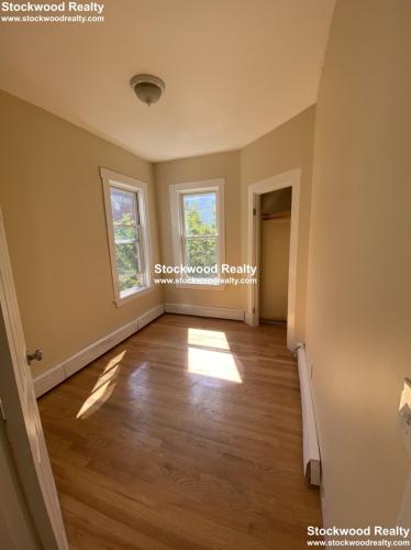 66 Middle St, South Boston