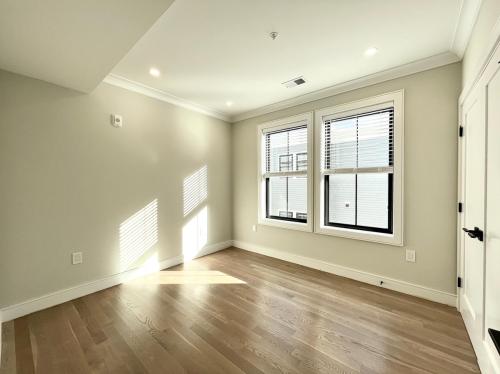 281.3 Lamartine St, Jamaica Plain