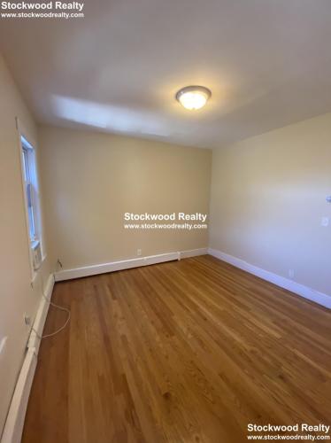 66 Middle St, South Boston