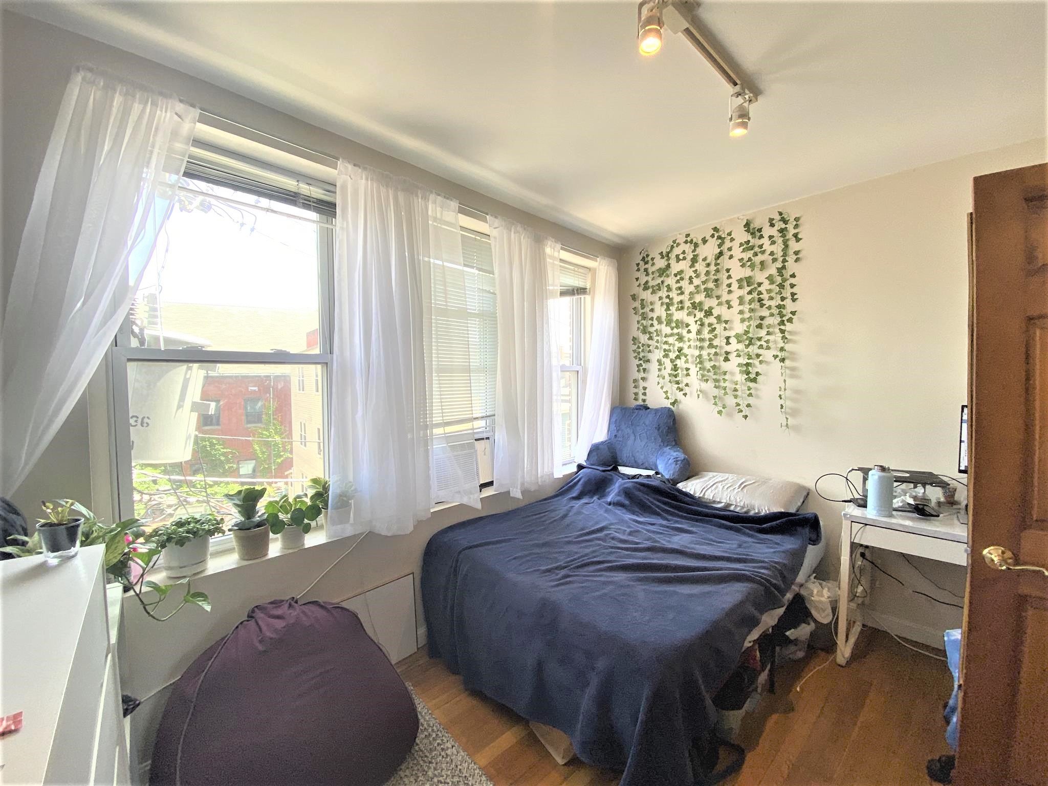 54 Kelly Rd, Cambridgeport