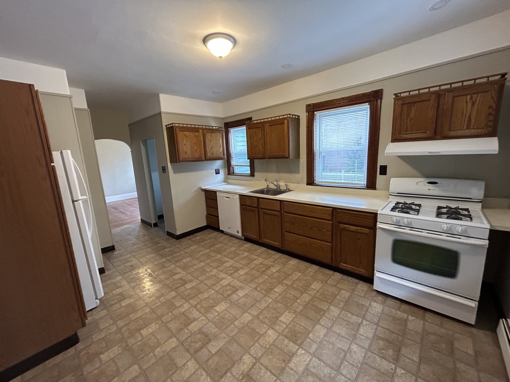 86 Medford St, Medford