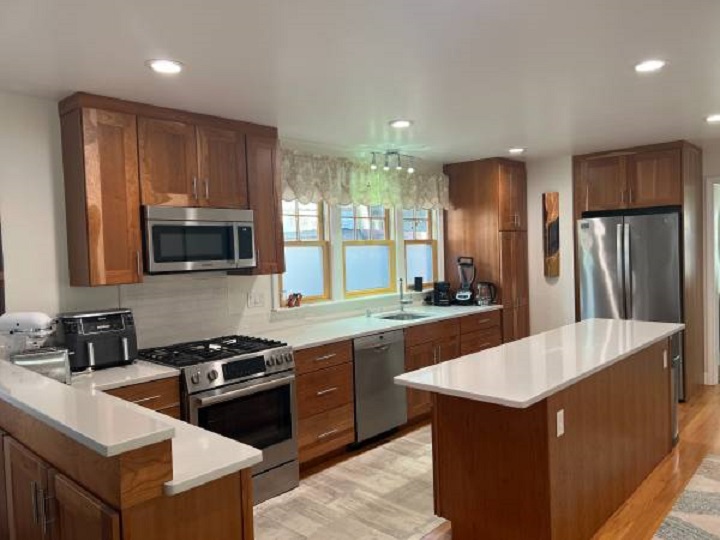 8 Goodman Rd, Central Square