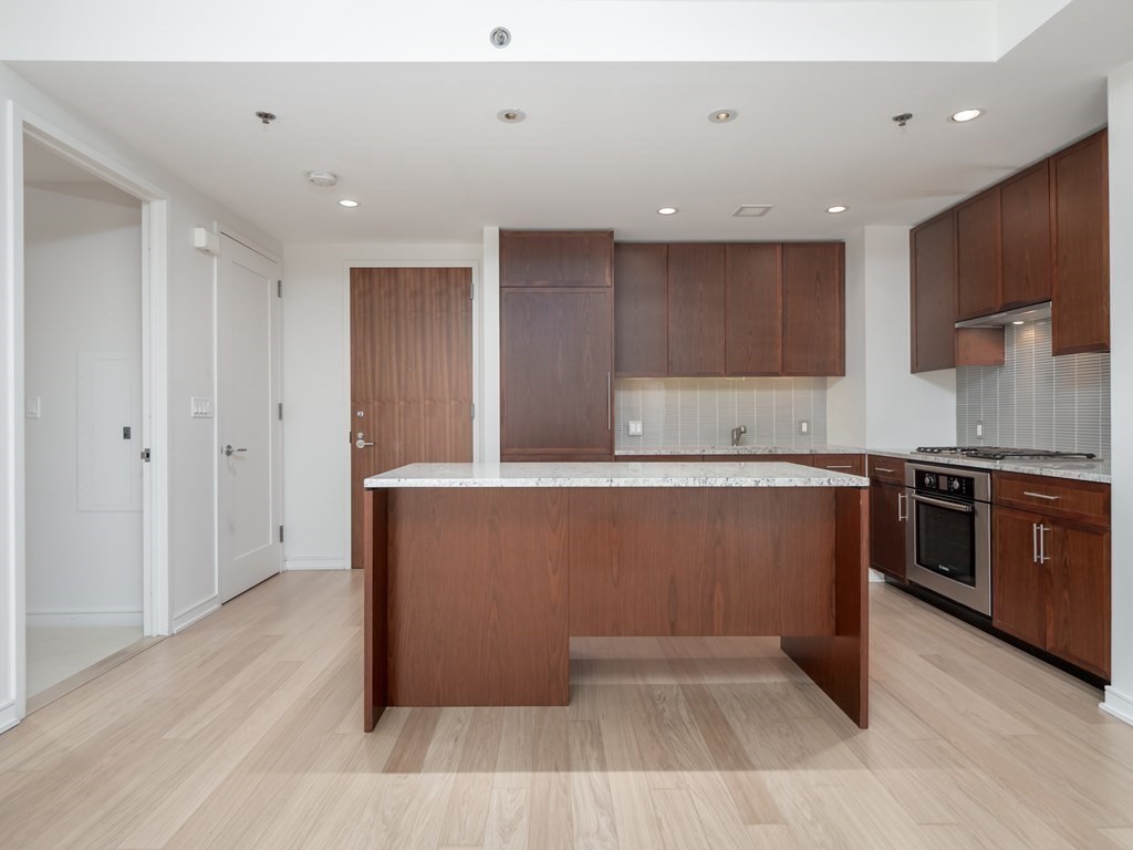 580 Washington St, Downtown