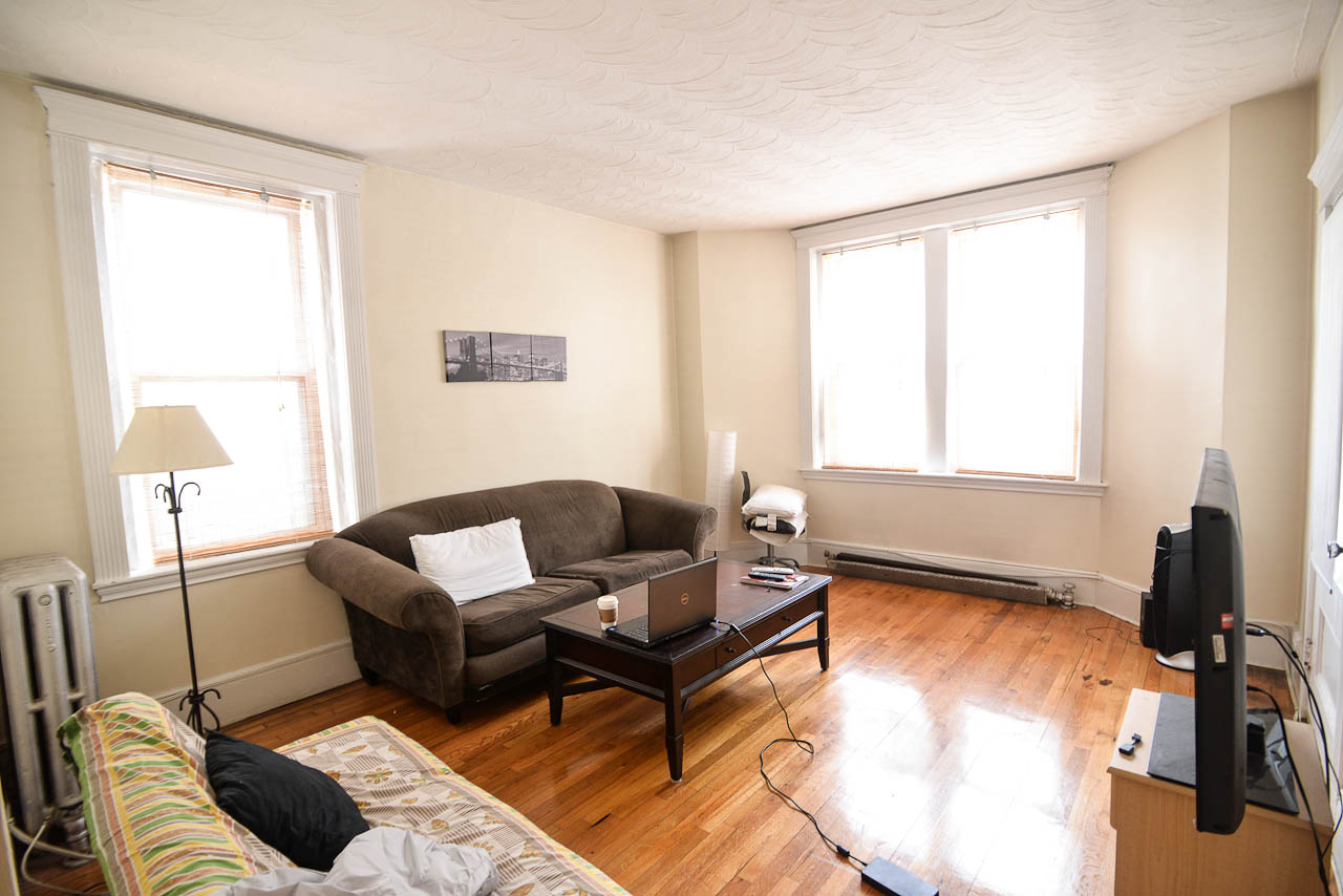 15 Parkman St, Longwood