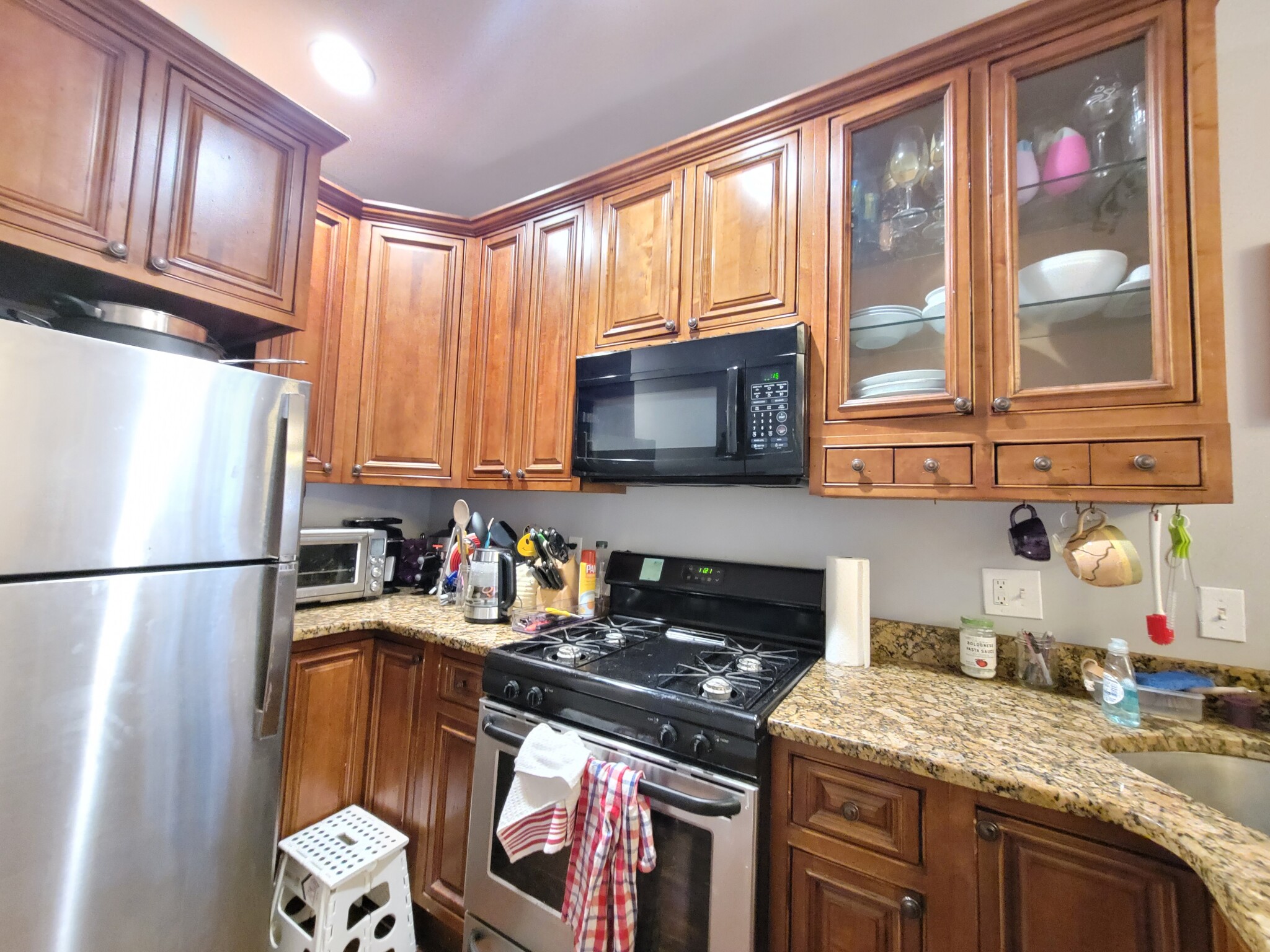 737 Parker St, Mission Hill