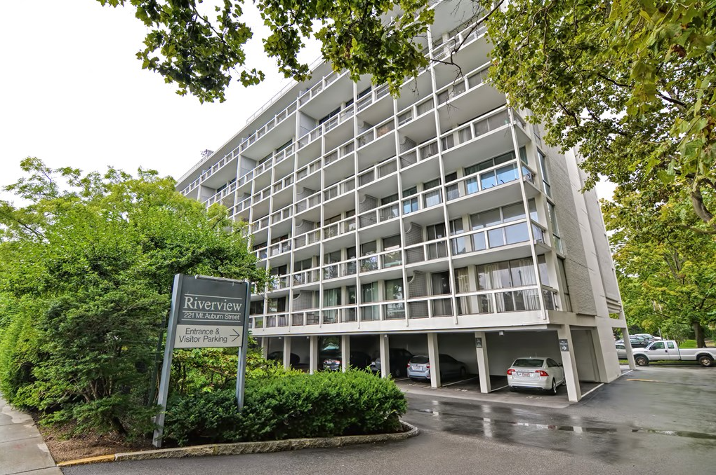 221 Mount Auburn St, Harvard Square