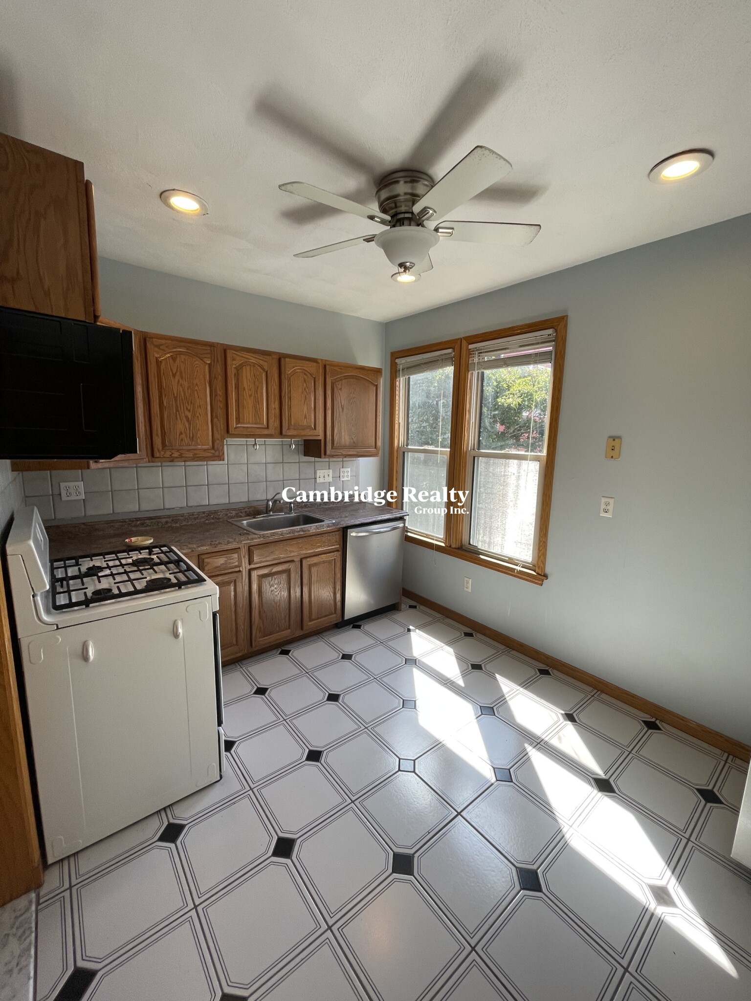 39 Magnus Ave, Ward Two