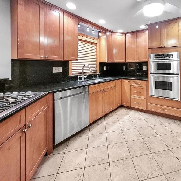 28 Gladstone St, Everett