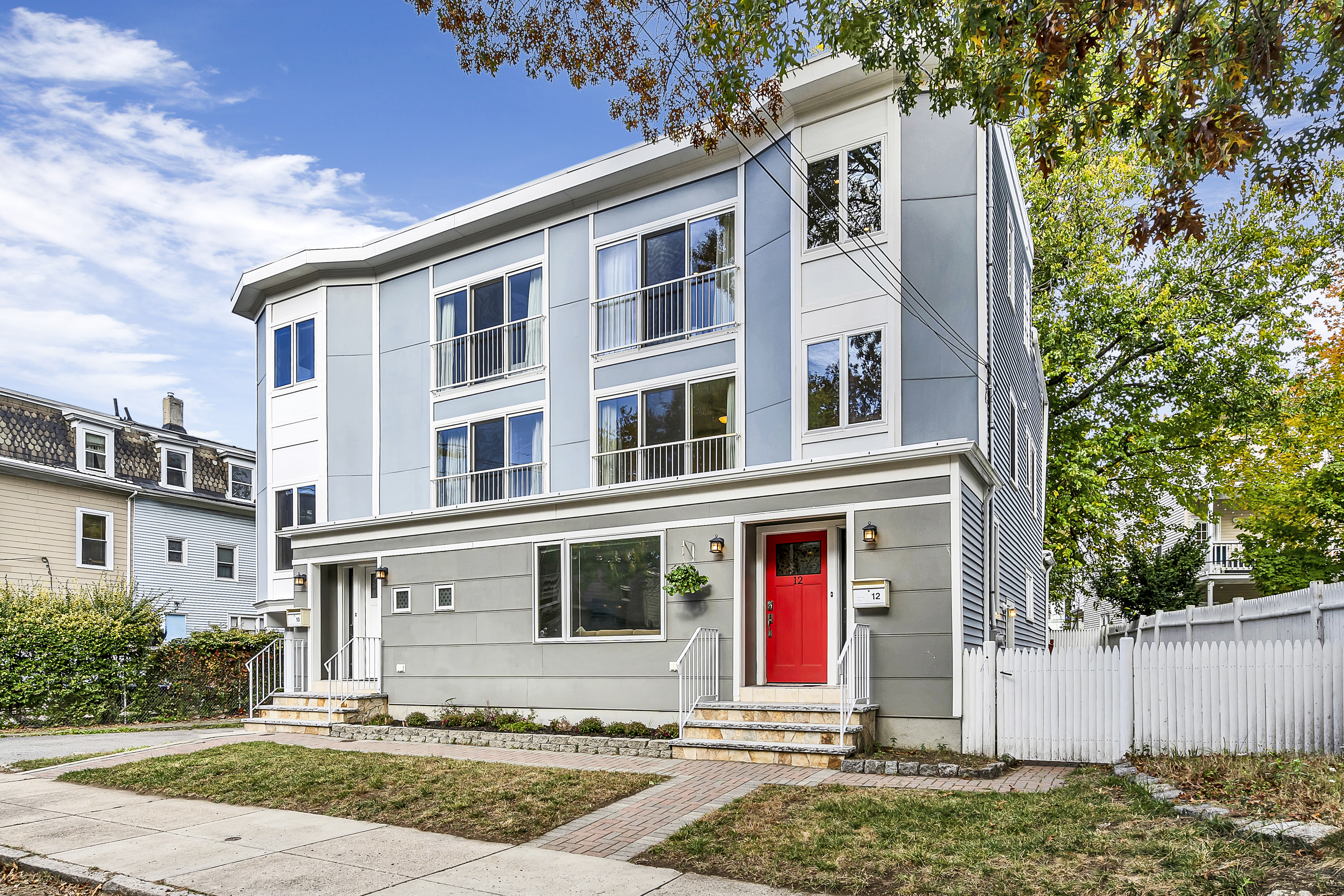 12 Bradbury St, Allston