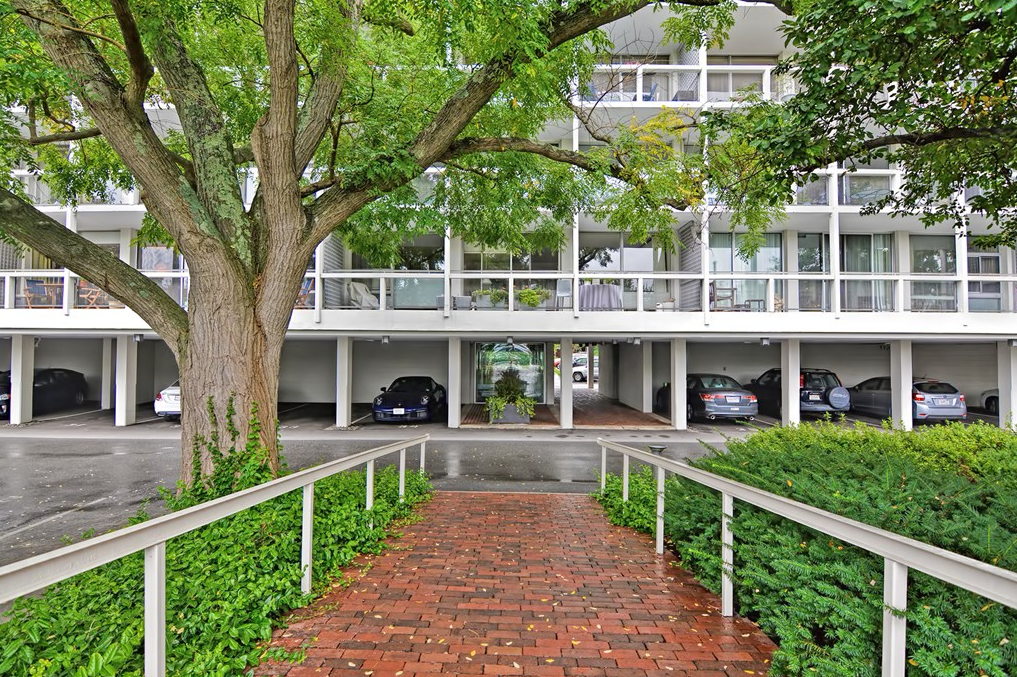 221 Mount Auburn St, Harvard Square