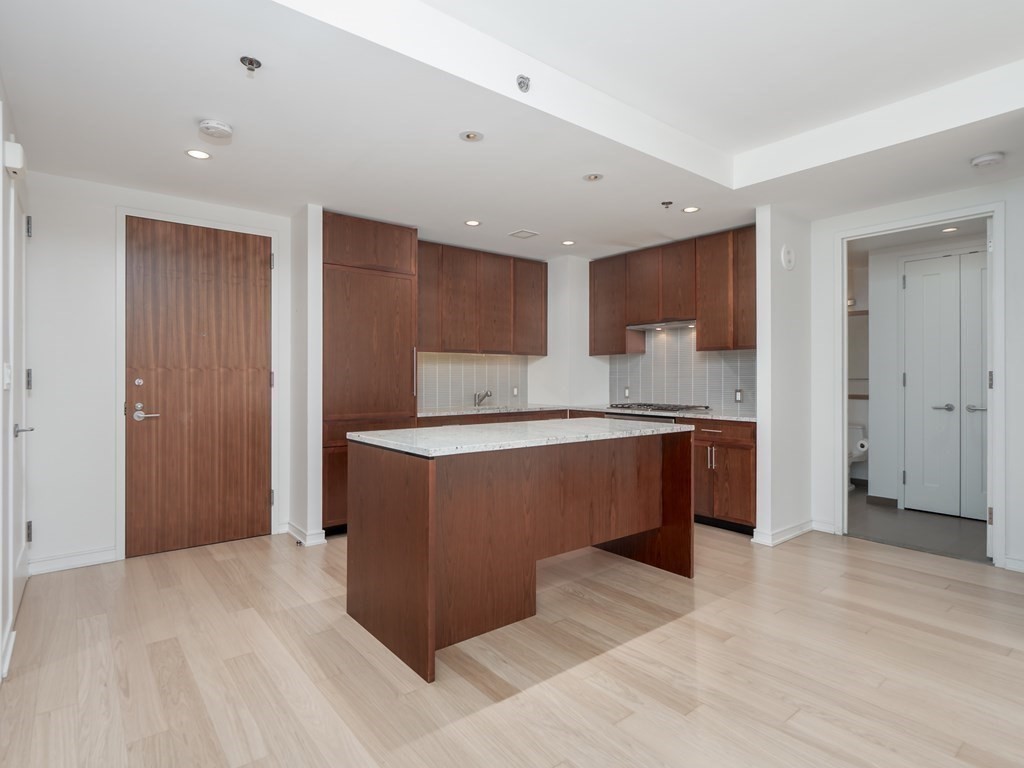 580 Washington St, Downtown