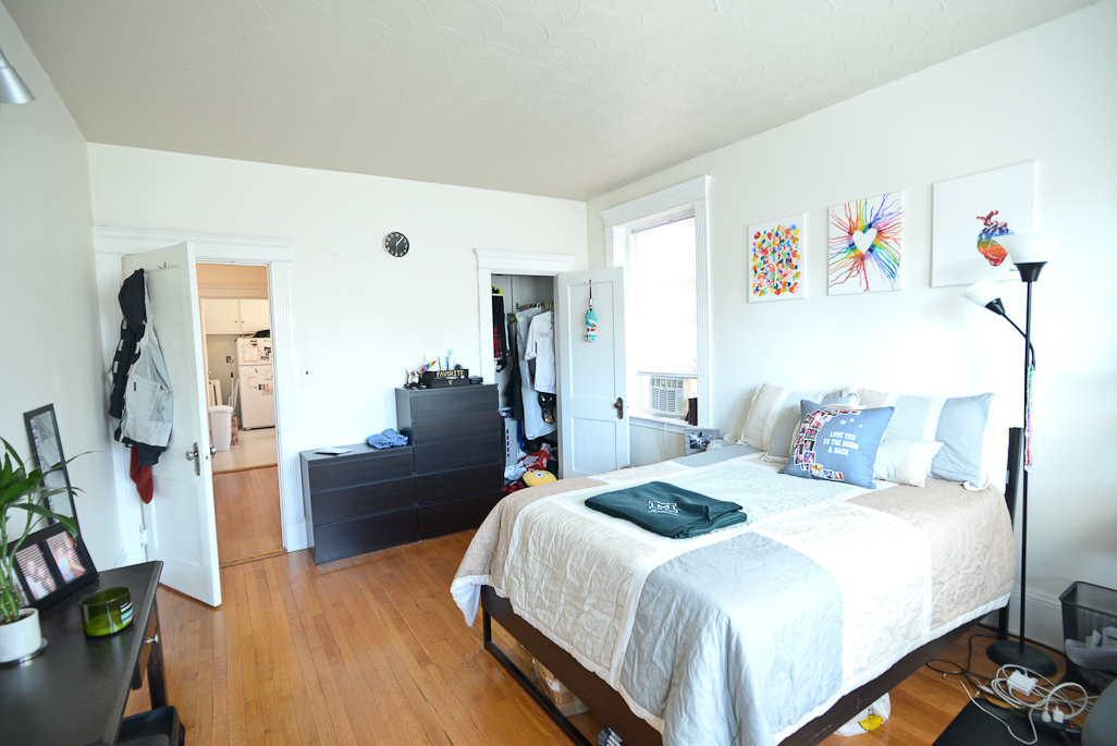 15 Parkman St, Longwood