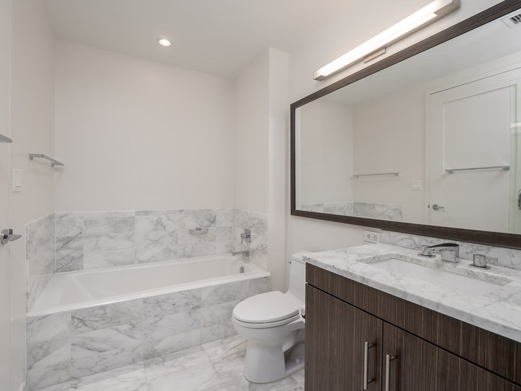 580 Washington St, Downtown