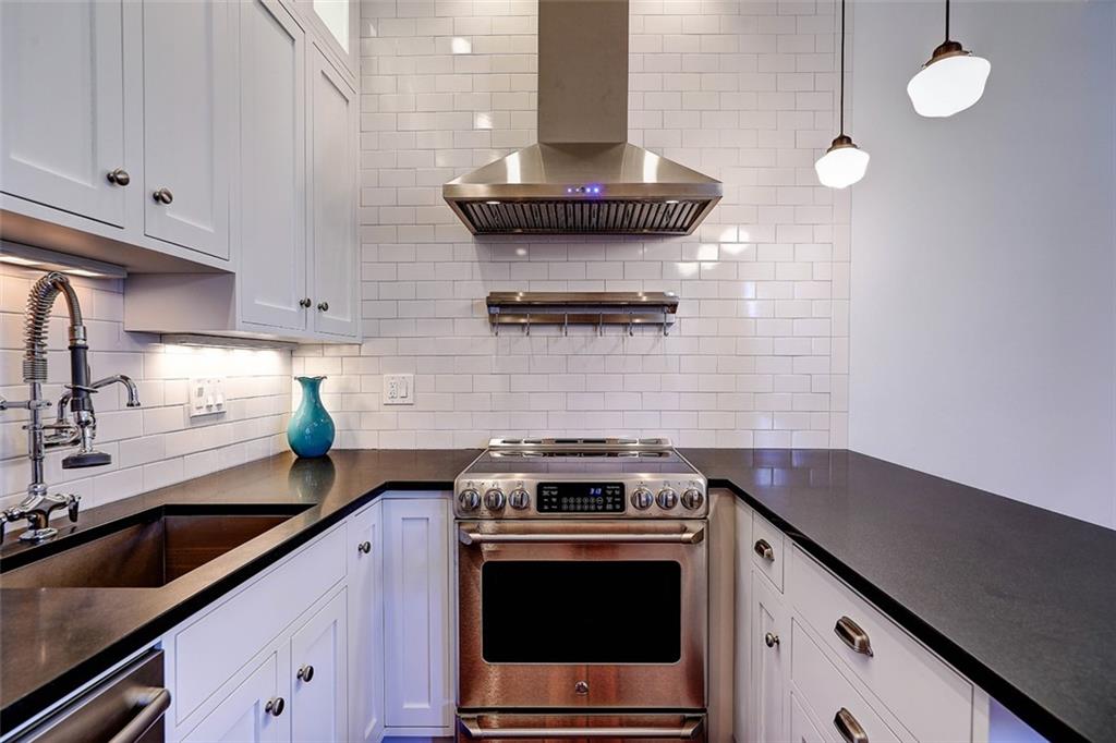 22 Halsey St, College Hill