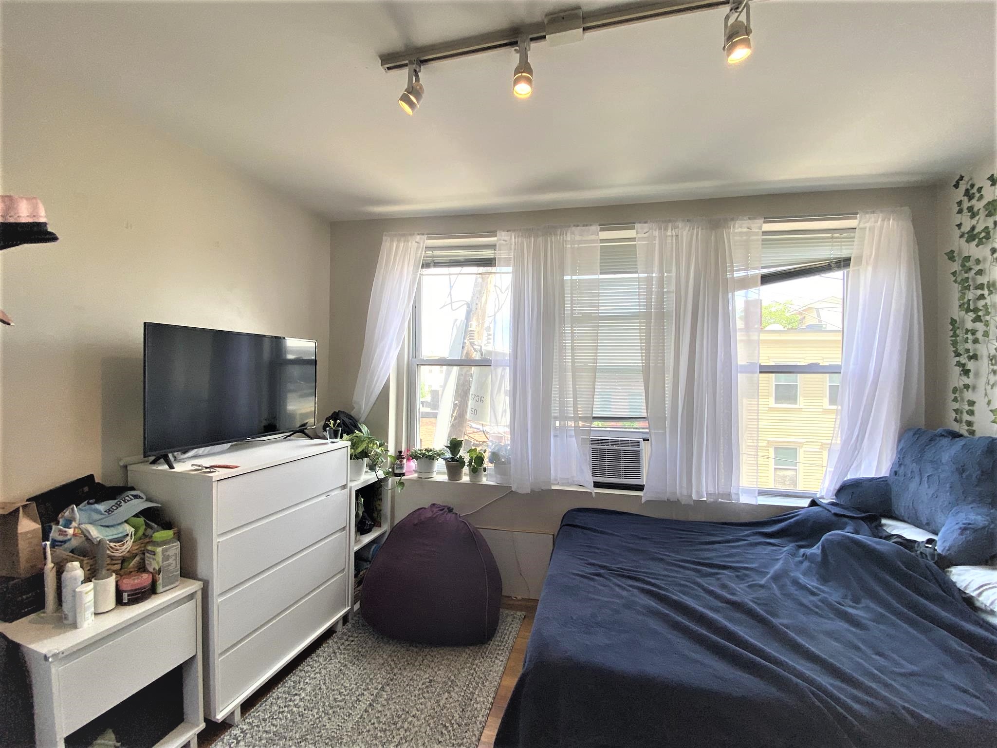 54 Kelly Rd, Cambridgeport