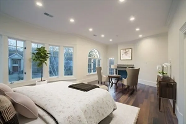 75 Woodfall Rd, Belmont