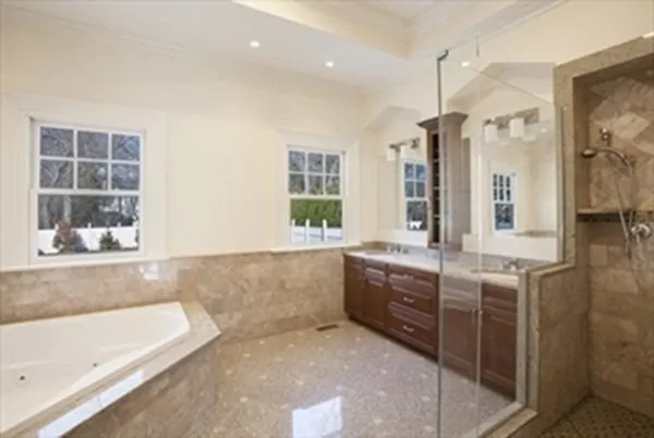 75 Woodfall Rd, Belmont