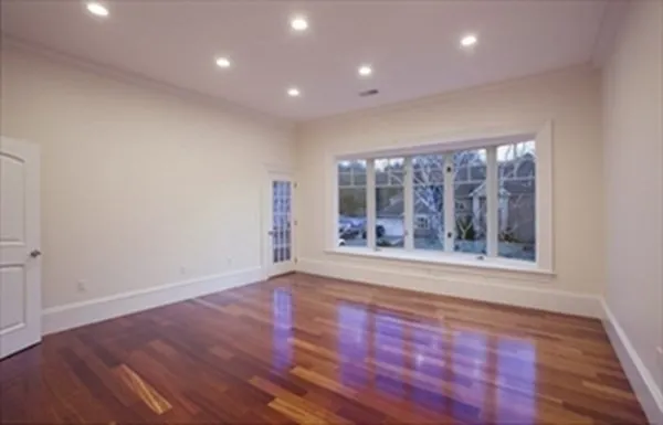 75 Woodfall Rd, Belmont