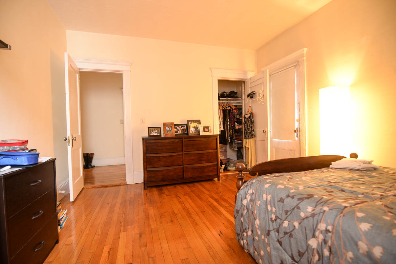 15 Parkman St, Longwood