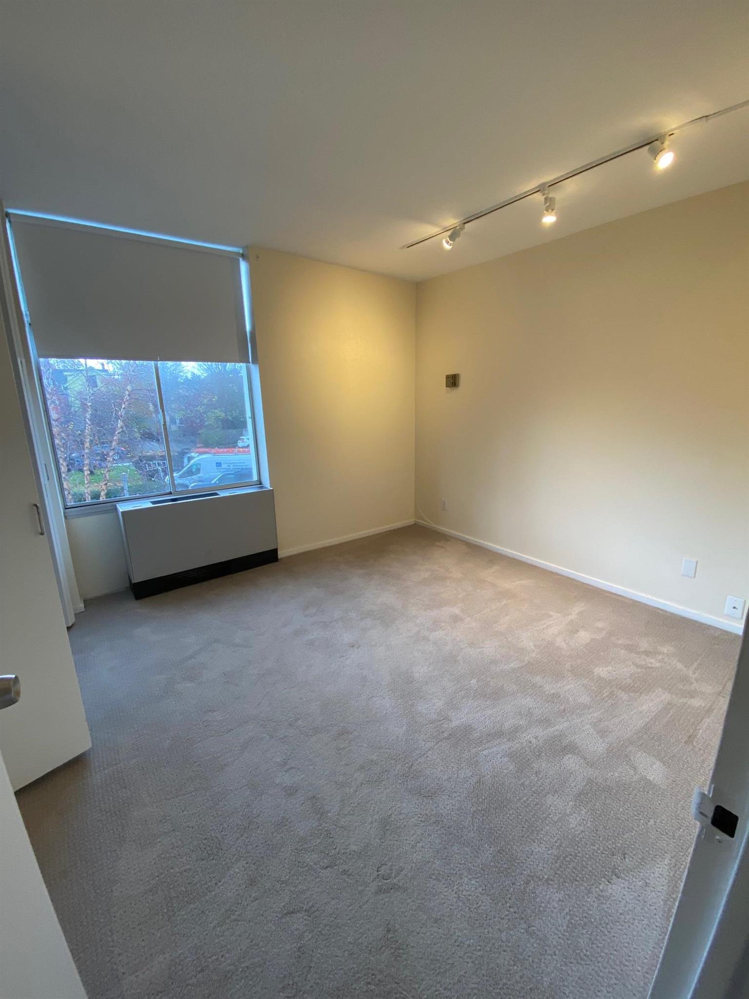 221 Mount Auburn St, Harvard Square