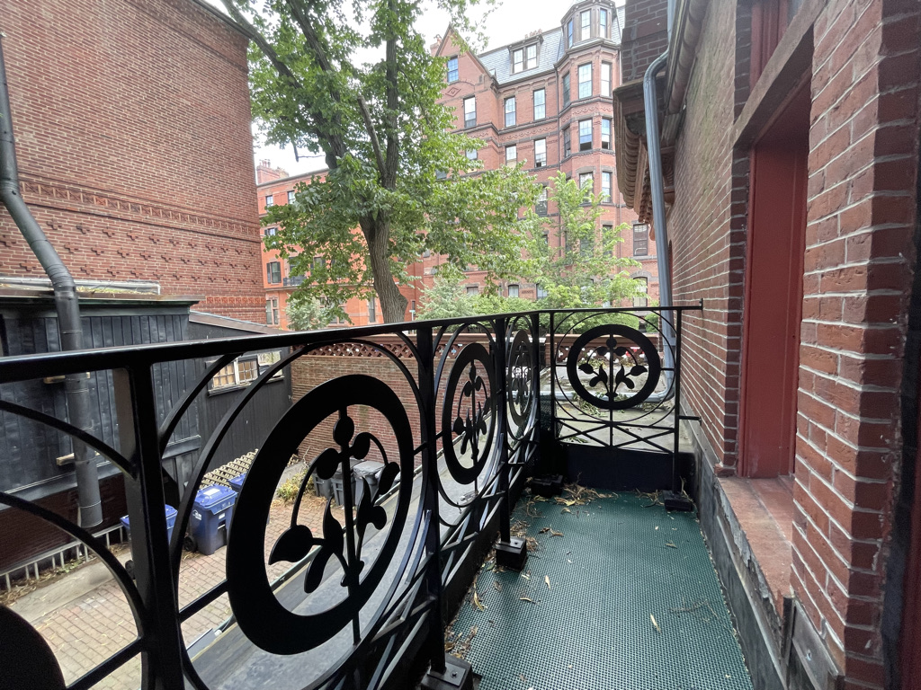 195 Commonwealth Ave, Back Bay