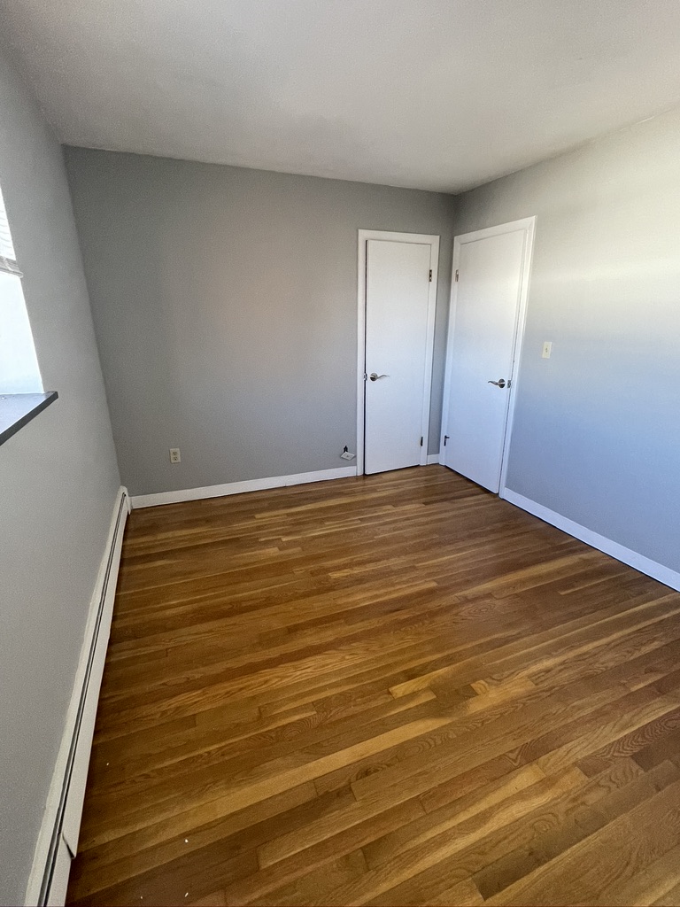 14 Riverside St, Watertown