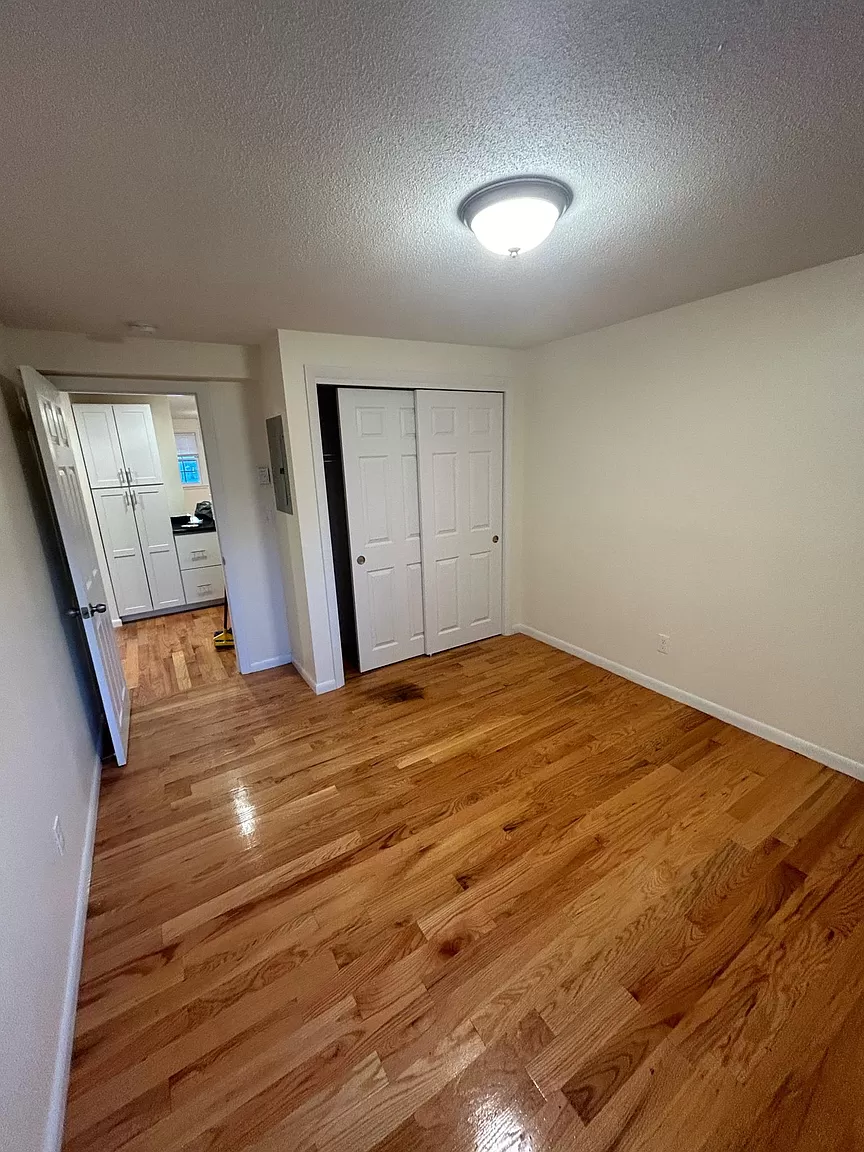 520 Main St, Banks Square