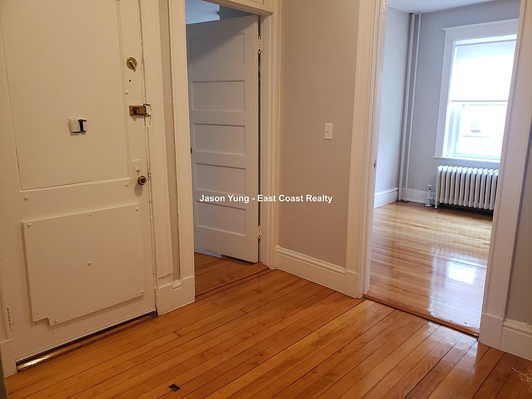 228 South St, Jamaica Plain