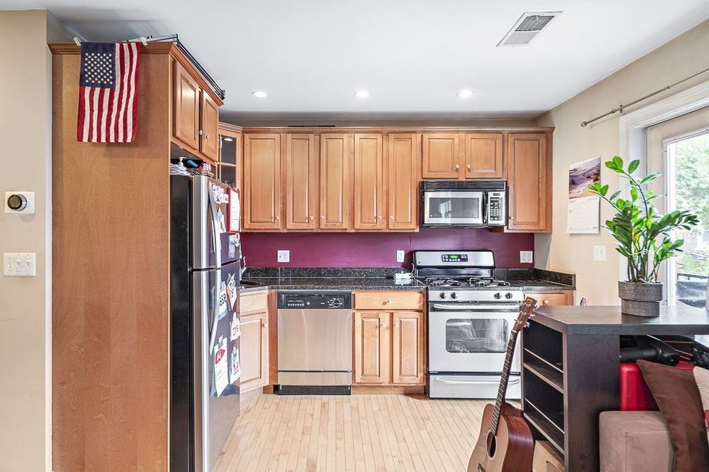 764 E 6th, South Boston