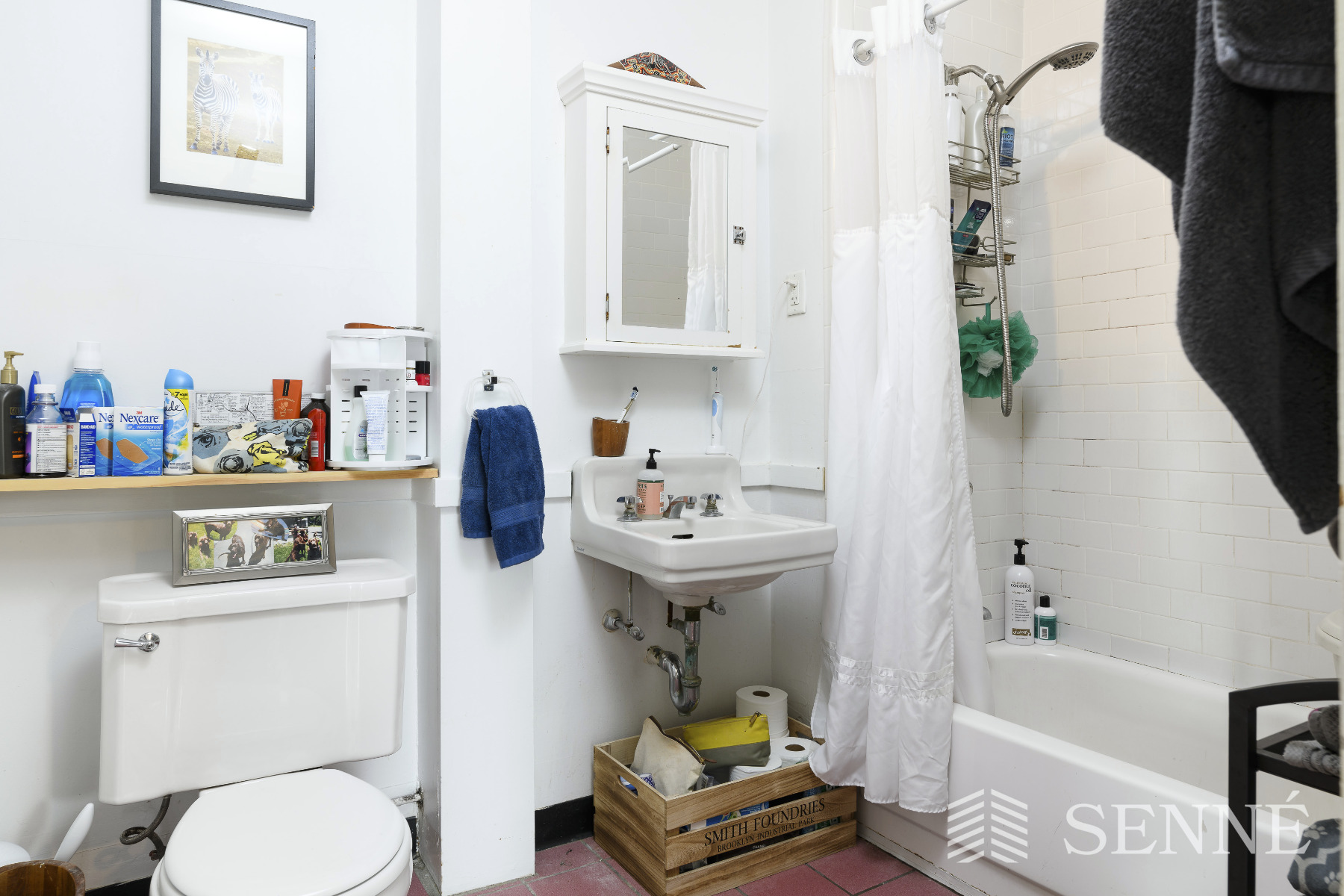 1 Hampshire Ct, Mid Cambridge