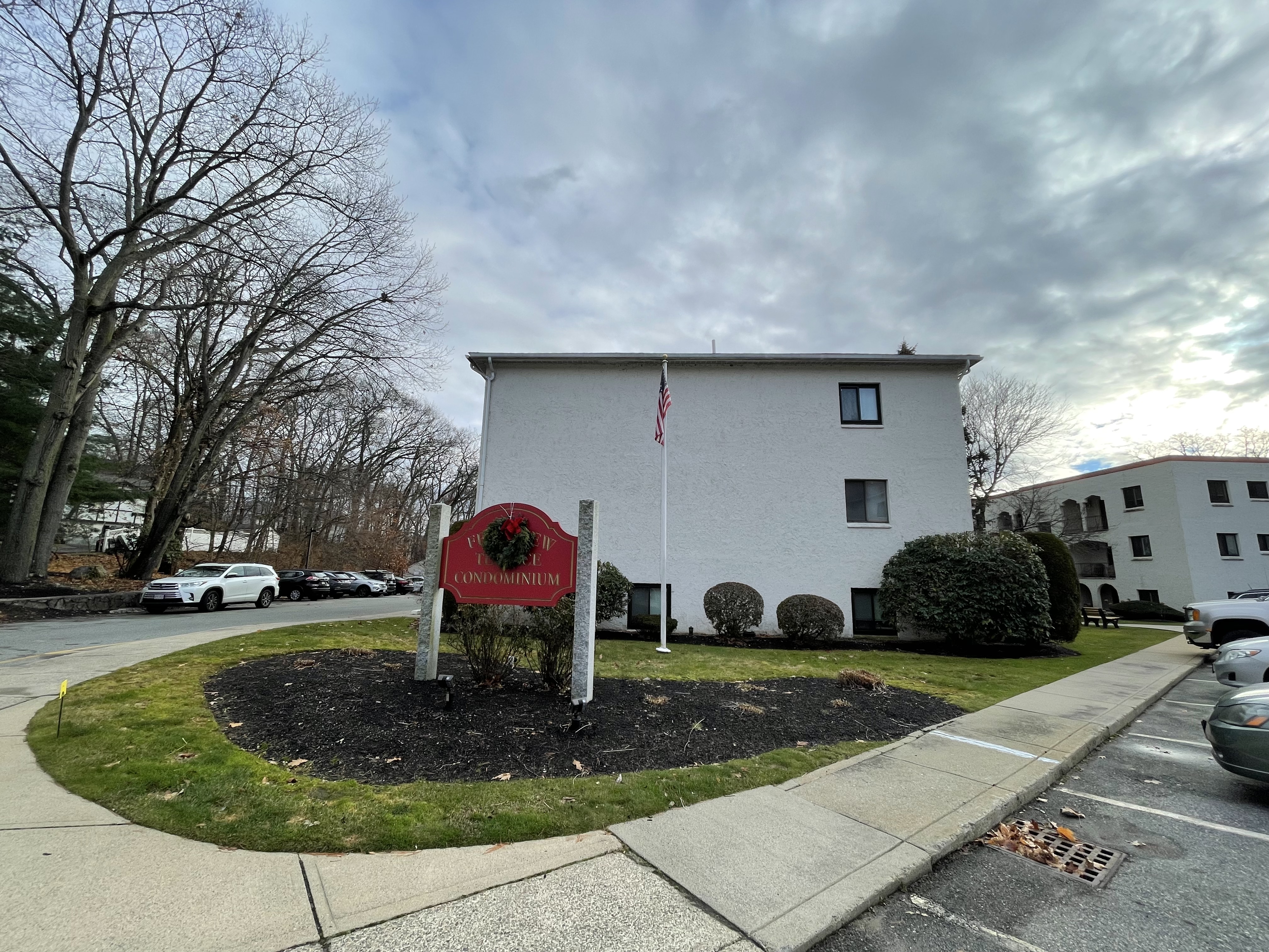 100 Fellsview Ter, Stoneham