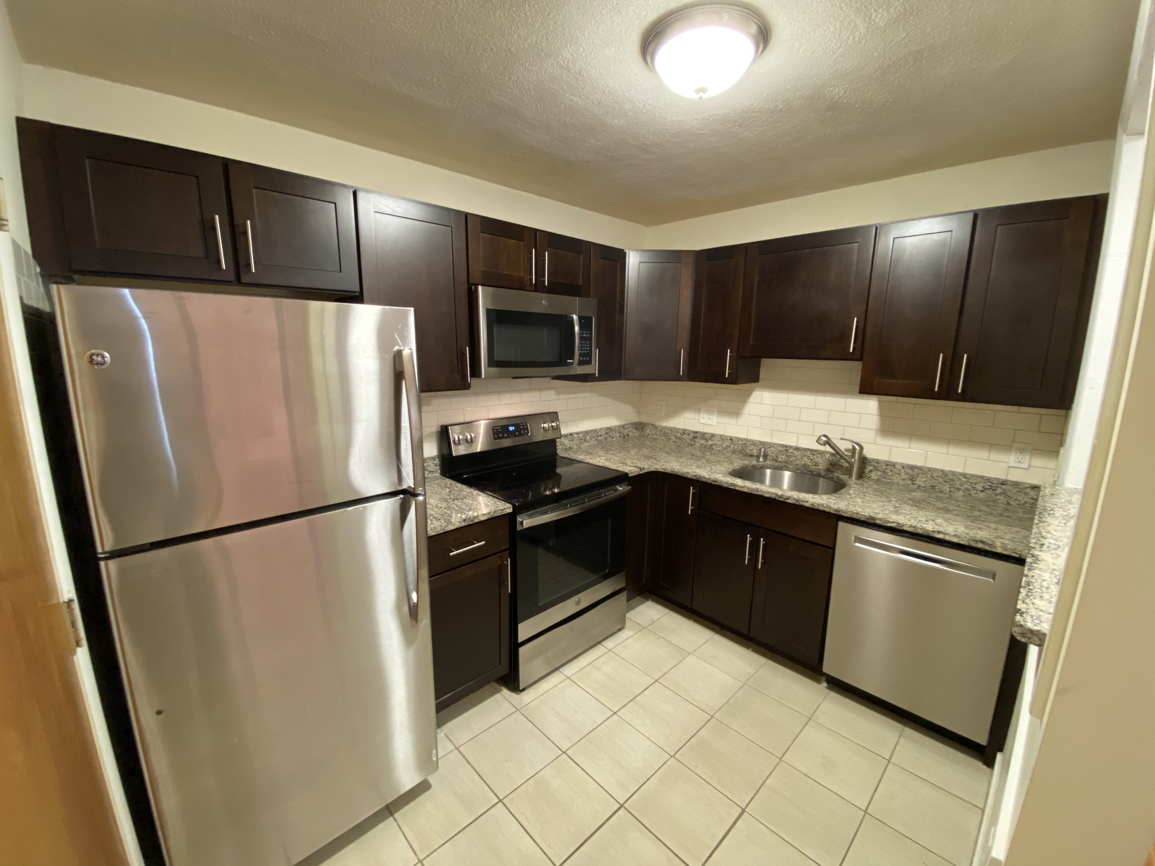 266 Grove St, Auburndale