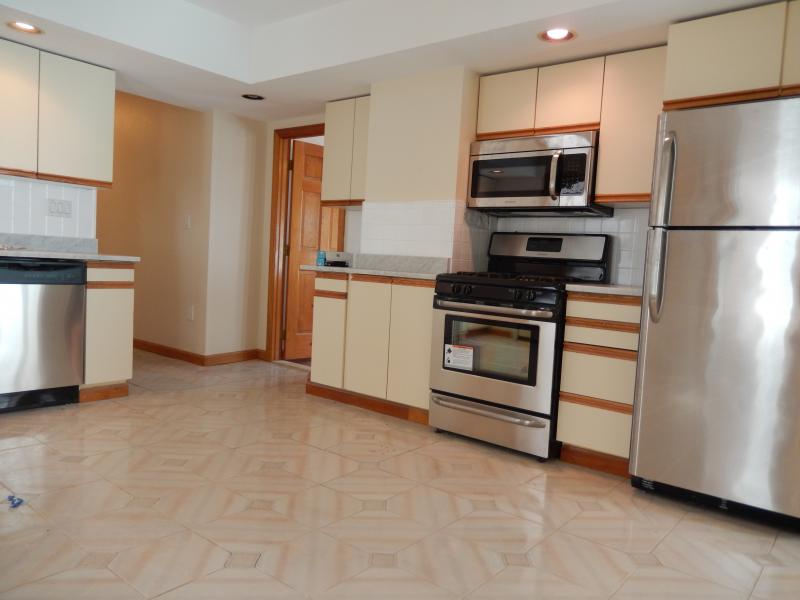 166 Leyden St, East Boston