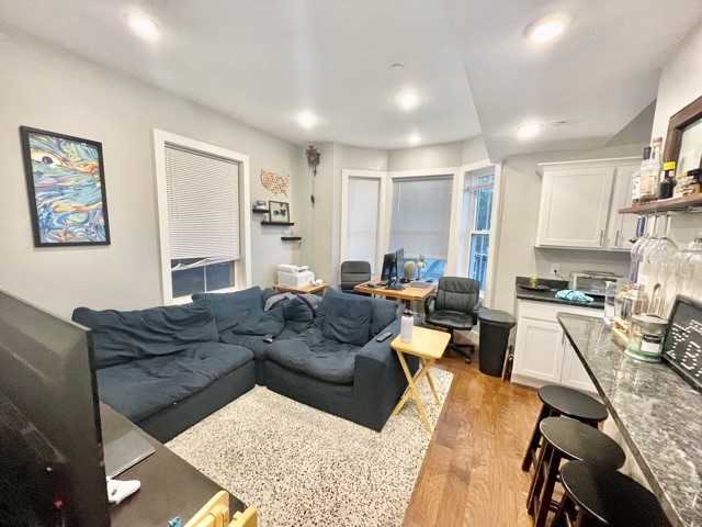 18 Atlantic St, South Boston