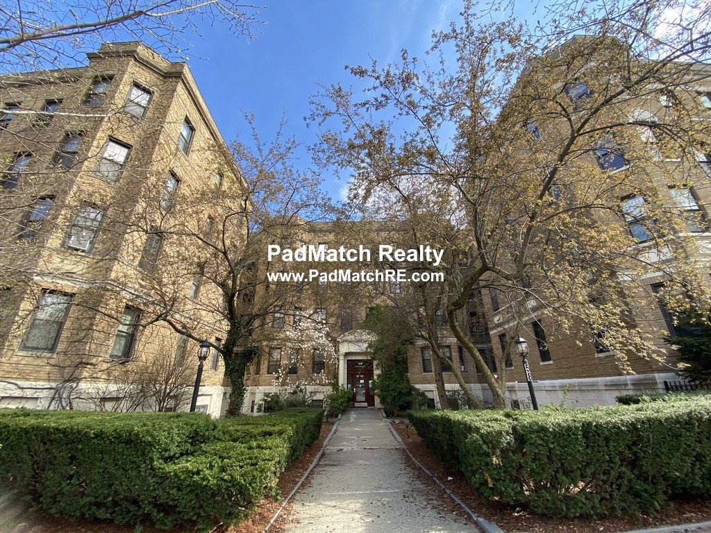 56 Queensberry St, Fenway