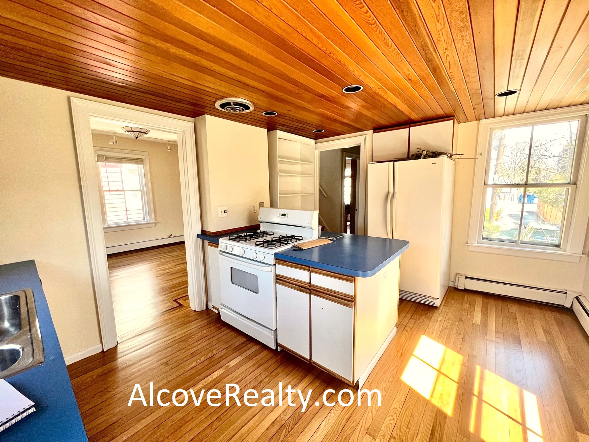 2 Walker Ct, Harvard Square