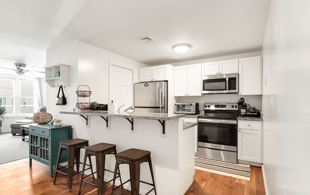 165 West 6th St, South Boston