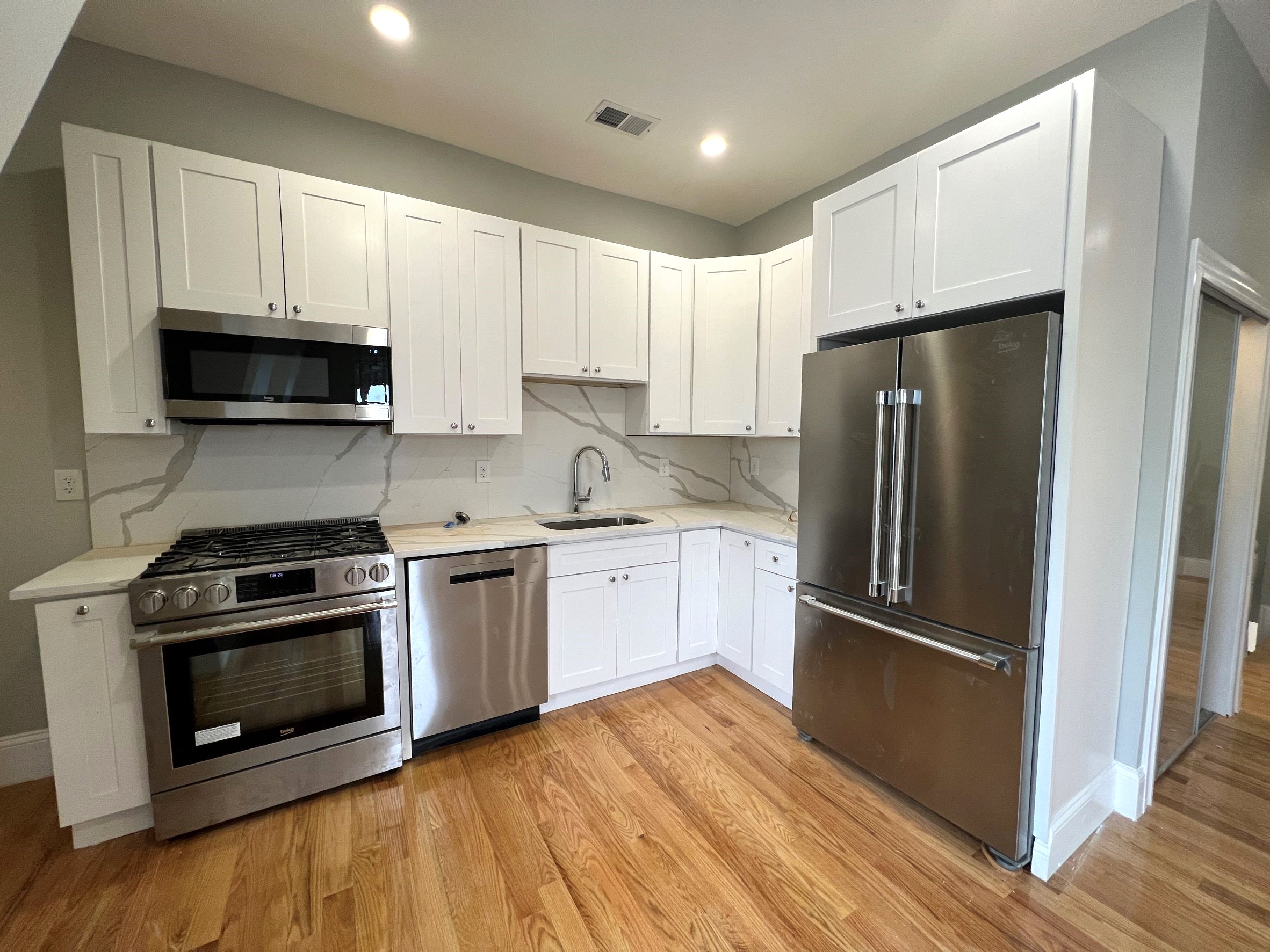 73 Pearl St, East Somerville