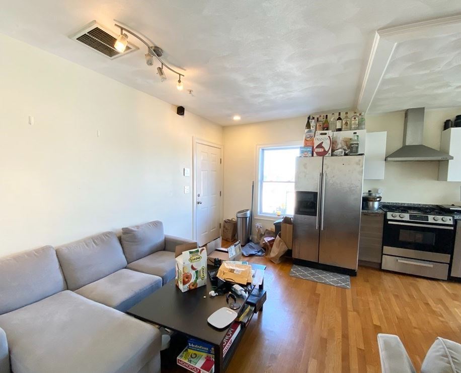 128 Hillside St, Mission Hill