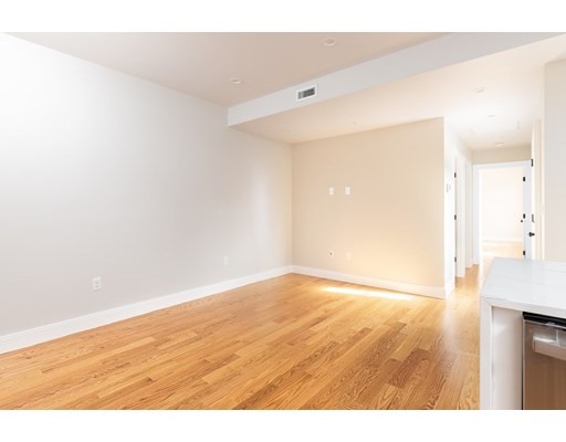 174 7th St, South Boston