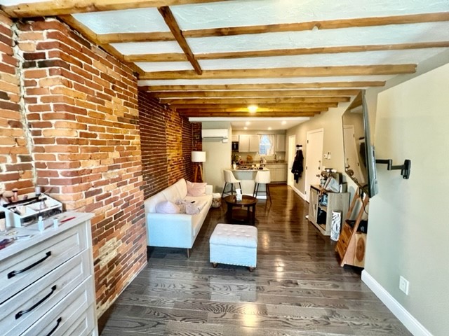 353 Hanover St, North End