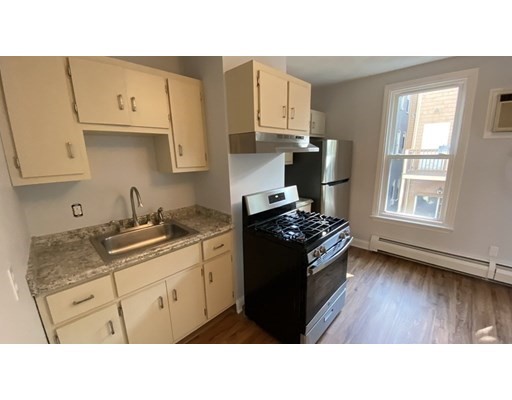 479 Sumner St, East Boston