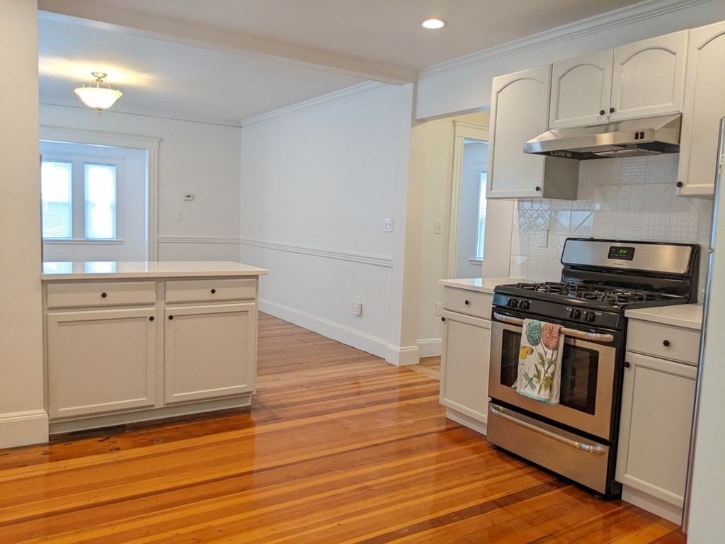 1 Hillview Ave, Roslindale