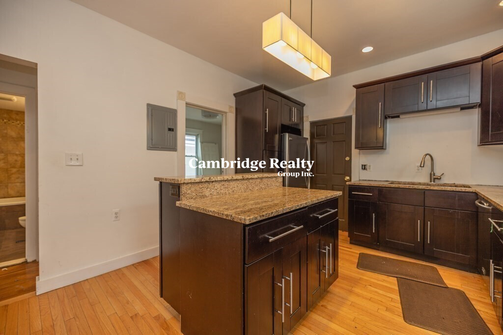 339 Allston St, Cambridgeport